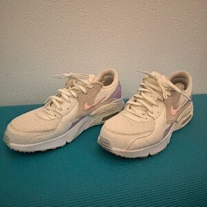 Nike AirMAX Sneakers EUC